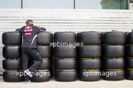 Red Bull Racing team personnel with Pirelli tyres. 13.04.2012. Formula 1 World Championship, Rd 3, Chinese Grand Prix, Shanghai, China, Practice Day