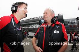 John Booth (GBR) Marussia F1 Team Team Principal (Right) on the grid. 15.04.2012. Formula 1 World Championship, Rd 3, Chinese Grand Prix, Shanghai, China, Race Day