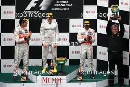 Jenson Button (GBR), McLaren Mercedes, Nico Rosberg (GER), Mercedes GP, Lewis Hamilton (GBR), McLaren Mercedes and Norbert Haug (GER), Mercedes, Motorsport chief  15.04.2012. Formula 1 World Championship, Rd 3, Chinese Grand Prix, Shanghai, China, Race Day