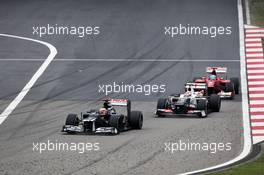 Pastor Maldonado (VEN) Williams FW34 leads Sergio Perez (MEX) Sauber C31 and Fernando Alonso (ESP) Ferrari F2012. 15.04.2012. Formula 1 World Championship, Rd 3, Chinese Grand Prix, Shanghai, China, Race Day