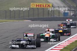 Bruno Senna (BRA) Williams FW34 leads Paul di Resta (GBR) Sahara Force India VJM05. 15.04.2012. Formula 1 World Championship, Rd 3, Chinese Grand Prix, Shanghai, China, Race Day