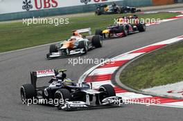 Bruno Senna (BRA) Williams FW34 with damaged front wing. 15.04.2012. Formula 1 World Championship, Rd 3, Chinese Grand Prix, Shanghai, China, Race Day