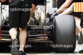 Kimi Raikkonen (FIN) Lotus E20 rear diffuser detail. 14.04.2012. Formula 1 World Championship, Rd 3, Chinese Grand Prix, Shanghai, China, Qualifying Day
