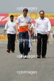 Paul di Resta (GBR) Sahara Force India F1 walks the circuit. 12.04.2012. Formula 1 World Championship, Rd 3, Chinese Grand Prix, Shanghai, China, Preparation Day