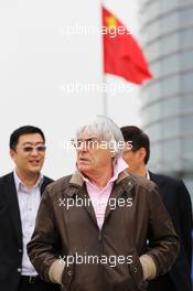Bernie Ecclestone (GBR) CEO Formula One Group (FOM). 12.04.2012. Formula 1 World Championship, Rd 3, Chinese Grand Prix, Shanghai, China, Preparation Day