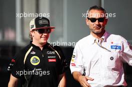 (L to R): Kimi Raikkonen (FIN) Lotus F1 Team with Beat Zehnder (SUI) Sauber F1 Team Manager. 11.05.2012. Formula 1 World Championship, Rd 5, Spanish Grand Prix, Barcelona, Spain, Practice Day