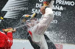 Race winner Pastor Maldonado (VEN) Williams celebrates on the podium. 10.05.2012. Formula 1 World Championship, Rd 5, Spanish Grand Prix, Barcelona, Spain, Race Day