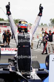 Race winner Pastor Maldonado (VEN) Williams FW34 celebrates in parc ferme. 10.05.2012. Formula 1 World Championship, Rd 5, Spanish Grand Prix, Barcelona, Spain, Race Day