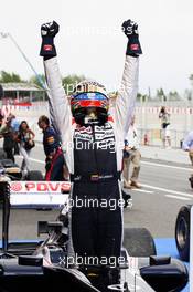 Race winner Pastor Maldonado (VEN) Williams FW34 celebrates in parc ferme. 10.05.2012. Formula 1 World Championship, Rd 5, Spanish Grand Prix, Barcelona, Spain, Race Day