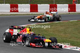 Mark Webber (AUS) Red Bull Racing RB8 leads Paul di Resta (GBR) Sahara Force India VJM05. 10.05.2012. Formula 1 World Championship, Rd 5, Spanish Grand Prix, Barcelona, Spain, Race Day