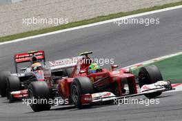 Felipe Massa (BRA) Ferrari F2012 leads Lewis Hamilton (GBR) McLaren MP4/27. 10.05.2012. Formula 1 World Championship, Rd 5, Spanish Grand Prix, Barcelona, Spain, Race Day