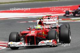 Felipe Massa (BRA) Ferrari F2012 leads Lewis Hamilton (GBR) McLaren MP4/27. 10.05.2012. Formula 1 World Championship, Rd 5, Spanish Grand Prix, Barcelona, Spain, Race Day