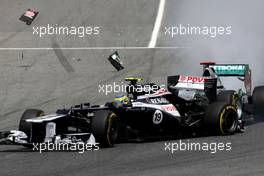 Michael Schumacher (GER), Mercedes GP crashes with Bruno Senna (BRE), Williams F1 Team at turn 1 13.05.2012. Formula 1 World Championship, Rd 5, Spanish Grand Prix, Barcelona, Spain, Race Day