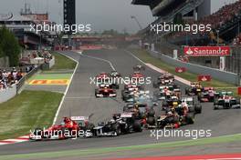 Start of the race, Fernando Alonso (ESP), Scuderia Ferrari and Pastor Maldonado (VEN), Williams F1 Team  13.05.2012. Formula 1 World Championship, Rd 5, Spanish Grand Prix, Barcelona, Spain, Race Day