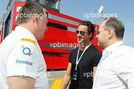 (L to R): Otmar Szafnauer (USA) Sahara Force India F1 Chief Operating Officer with Adrian Sutil (GER) and Manfred Zimmerman (GER) CMG, manager of Sutil. 12.05.2012. Formula 1 World Championship, Rd 5, Spanish Grand Prix, Barcelona, Spain, Qualifying Day