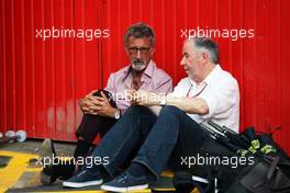 (L to R): Eddie Jordan (IRE) BBC Television Pundit with Maurice Hamilton (GBR) Journalist. 12.05.2012. Formula 1 World Championship, Rd 5, Spanish Grand Prix, Barcelona, Spain, Qualifying Day