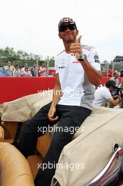 Lewis Hamilton (GBR) McLaren on the drivers parade. 10.05.2012. Formula 1 World Championship, Rd 5, Spanish Grand Prix, Barcelona, Spain, Race Day