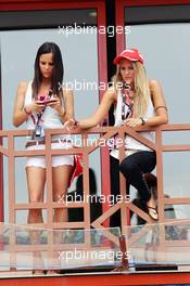 Women above the pits. 22.06.2012. Formula 1 World Championship, Rd 8, European Grand Prix, Valencia, Spain, Practice Day