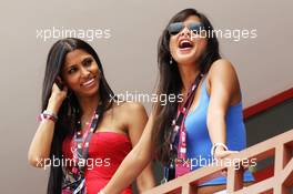 Women above the pits. 22.06.2012. Formula 1 World Championship, Rd 8, European Grand Prix, Valencia, Spain, Practice Day