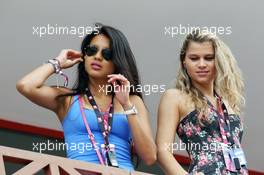 Women above the pits. 22.06.2012. Formula 1 World Championship, Rd 8, European Grand Prix, Valencia, Spain, Practice Day
