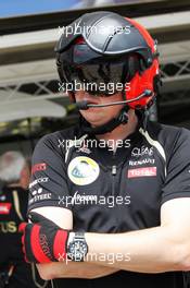Lotus F1 Team mechanic. 22.06.2012. Formula 1 World Championship, Rd 8, European Grand Prix, Valencia, Spain, Practice Day