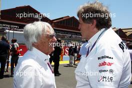 (L to R): Bernie Ecclestone (GBR) CEO Formula One Group (FOM) with Norbert Haug (GER) Mercedes Sporting Director on the grid. 24.06.2012. Formula 1 World Championship, Rd 8, European Grand Prix, Valencia, Spain, Race Day