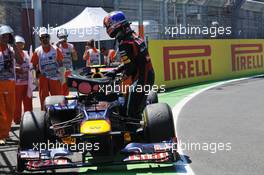 Mark Webber (AUS) Red Bull Racing RB8 stops at the end of the race. 24.06.2012. Formula 1 World Championship, Rd 8, European Grand Prix, Valencia, Spain, Race Day