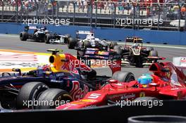 Mark Webber (AUS) Red Bull Racing RB8 and Fernando Alonso (ESP) Ferrari F2012 battle for position. 24.06.2012. Formula 1 World Championship, Rd 8, European Grand Prix, Valencia, Spain, Race Day