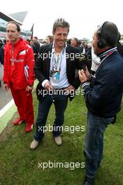 Hugh Grant (GBR), actor. 08.07.2012. Formula 1 World Championship, Rd 9, British Grand Prix, Silverstone, England, Race Day