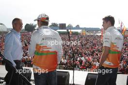 (L to R): Nico Hulkenberg (GER) Sahara Force India F1 and Paul di Resta (GBR) Sahara Force India F1 at the post race concert. 08.07.2012. Formula 1 World Championship, Rd 9, British Grand Prix, Silverstone, England, Race Day