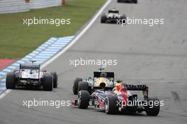 Mark Webber (AUS), Red Bull Racing and Pastor Maldonado (VEN), Williams F1 Team  22.07.2012. Formula 1 World Championship, Rd 10, German Grand Prix, Hockenheim, Germany, Race Day