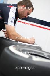 Williams mechanic 19.07.2012. Formula 1 World Championship, Rd 10, German Grand Prix, Hockenheim, Germany, Preparation Day
