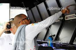 Lewis Hamilton (GBR) McLaren talks with Martin Whitmarsh (GBR) McLaren Chief Executive Officer on the pit gantry. 27.07.2012. Formula 1 World Championship, Rd 11, Hungarian Grand Prix, Budapest, Hungary, Practice Day