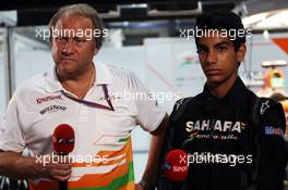 (L to R): Robert Fearnley (GBR) Sahara Force India F1 Team Deputy Team Principal with Jehan Daruvala (IND) One From A Billion Academy Driver. 26.10.2012.Formula 1 World Championship, Rd 17, Indian Grand Prix, New Delhi, India, Practice Day.