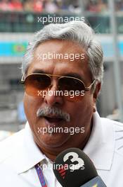 Dr. Vijay Mallya (IND) Sahara Force India F1 Team Owner on the grid. 28.10.2012. Formula 1 World Championship, Rd 17, Indian Grand Prix, New Delhi, India, Race Day.