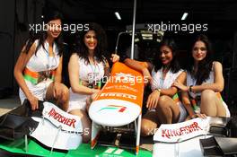 Kingfisher Speed Divas with the Sahara Force India F1 VJM05. 27.10.2012. Formula 1 World Championship, Rd 17, Indian Grand Prix, New Delhi, India, Qualifying Day.