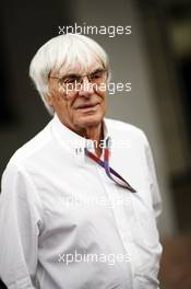 Bernie Ecclestone (GBR) CEO Formula One Group (FOM). 27.10.2012. Formula 1 World Championship, Rd 17, Indian Grand Prix, New Delhi, India, Qualifying Day.