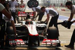 Lewis Hamilton (GBR) McLaren MP4/27.
