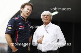 (L to R): Christian Horner (GBR) Red Bull Racing Team Principal with Bernie Ecclestone (GBR) CEO Formula One Group (FOM). 27.10.2012. Formula 1 World Championship, Rd 17, Indian Grand Prix, New Delhi, India, Qualifying Day.
