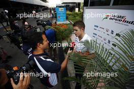 Paul di Resta (GBR) Sahara Force India F1 with Ted Kravitz (GBR) Sky Sports Pitlane Reporter. 25.10.2012. Formula 1 World Championship, Rd 17, Indian Grand Prix, New Delhi, India, Preparation Day