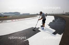 Final circuit preparations. 25.10.2012. Formula 1 World Championship, Rd 17, Indian Grand Prix, New Delhi, India, Preparation Day