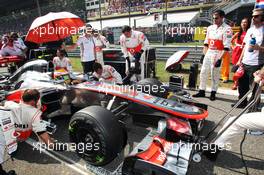 Lewis Hamilton (GBR) McLaren MP4/27 on the grid. 09.09.2012. Formula 1 World Championship, Rd 13, Italian Grand Prix, Monza, Italy, Race Day