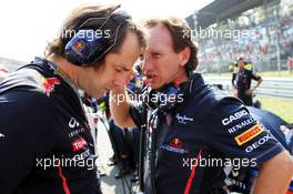 (L to R): Ciaron Pilbeam (GBR) Red Bull Racing Race Engineer with Christian Horner (GBR) Red Bull Racing Team Principal on the grid. 09.09.2012. Formula 1 World Championship, Rd 13, Italian Grand Prix, Monza, Italy, Race Day