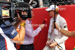 Nico Hulkenberg (GER) Sahara Force India F1 with Martin Brundle (GBR) Sky Sports Commentator on the grid. 09.09.2012. Formula 1 World Championship, Rd 13, Italian Grand Prix, Monza, Italy, Race Day