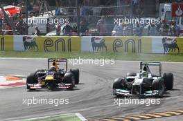 Mark Webber (AUS), Red Bull Racing and Nico Rosberg (GER), Mercedes AMG Petronas  09.09.2012. Formula 1 World Championship, Rd 13, Italian Grand Prix, Monza, Italy, Race Day