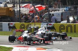Lewis Hamilton (GBR), McLaren Mercedes and Sergio Perez (MEX), Sauber F1 Team  09.09.2012. Formula 1 World Championship, Rd 13, Italian Grand Prix, Monza, Italy, Race Day