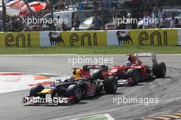 Sebastian Vettel (GER), Red Bull Racing and Fernando Alonso (ESP), Scuderia Ferrari  09.09.2012. Formula 1 World Championship, Rd 13, Italian Grand Prix, Monza, Italy, Race Day