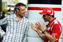 (L to R): Alex Wurz (AUT) Alex Wurz (AUT) Williams Driver Mentor with Marc Gene (ESP) Ferrari Test Driver. 08.09.2012. Formula 1 World Championship, Rd 13, Italian Grand Prix, Monza, Italy, Qualifying Day