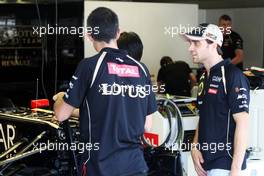 Jerome d'Ambrosio (BEL) Lotus F1 Team takes a look at his Lotus F1 E20. 06.09.2012. Formula 1 World Championship, Rd 13, Italian Grand Prix, Monza, Italy, Preparation Day