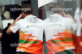 Sahara Force India F1 Team mechanic. 06.09.2012. Formula 1 World Championship, Rd 13, Italian Grand Prix, Monza, Italy, Preparation Day